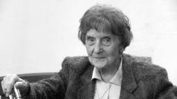 Erdélyi Zsuzsa néni 2.jpg